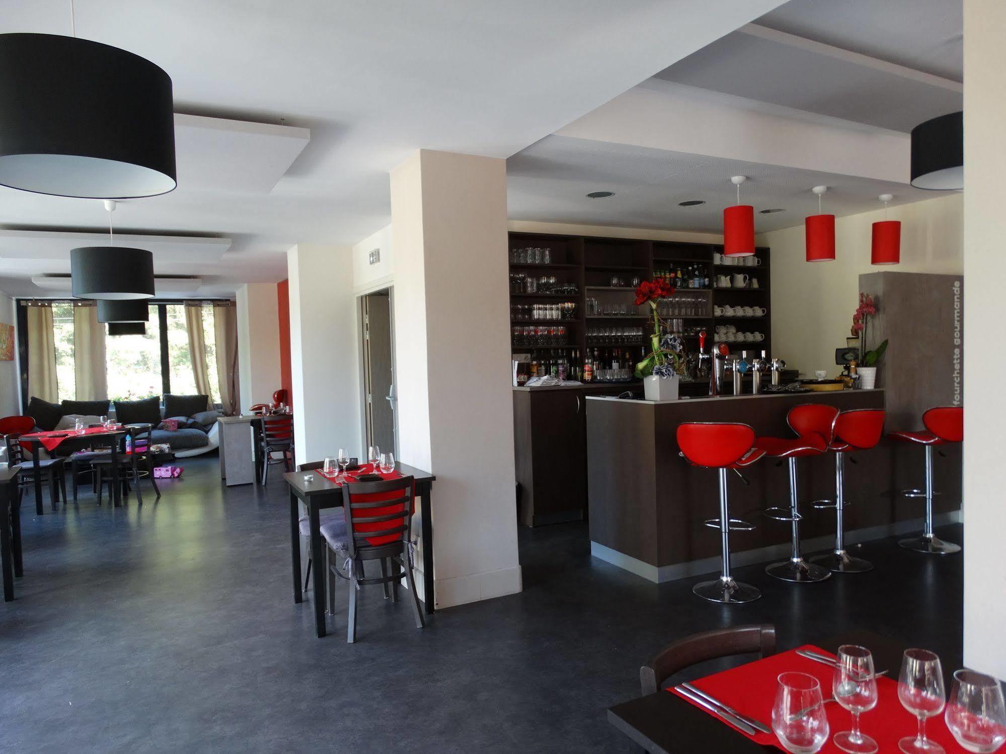 Hotel Restaurant L Echo Du Lac Gérardmer Esterno foto